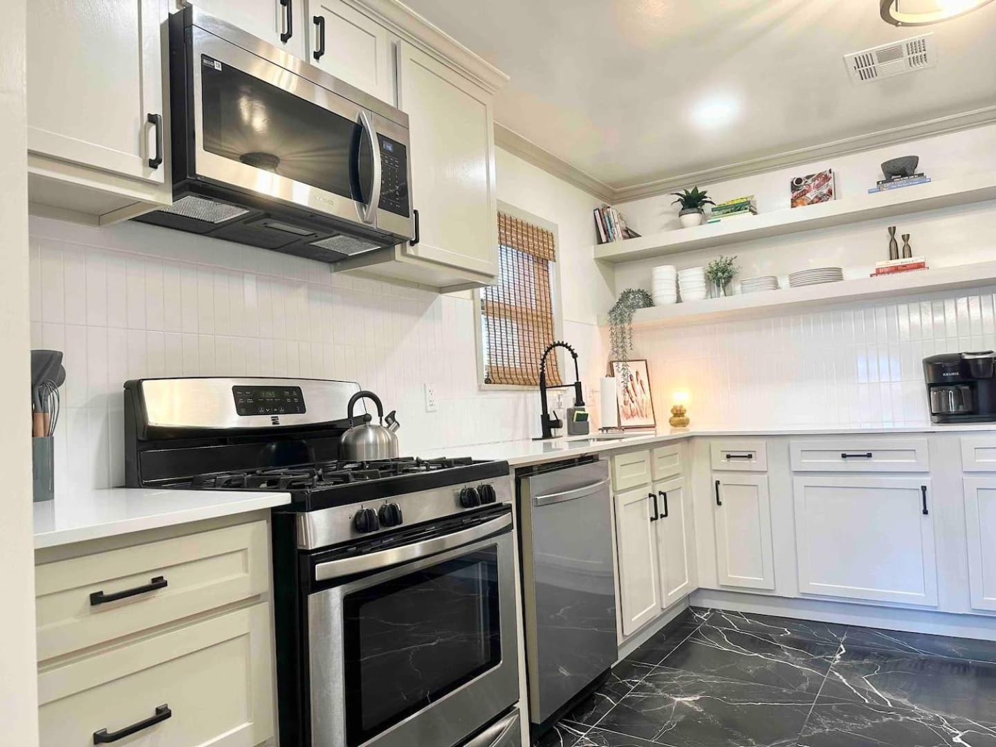 אדמונד Campus Cottage Kng Bed! Walk To Uco And Downtown מראה חיצוני תמונה
