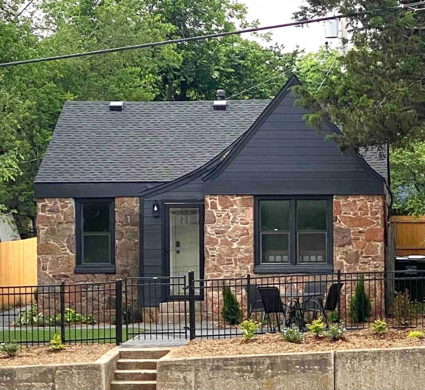 אדמונד Campus Cottage Kng Bed! Walk To Uco And Downtown מראה חיצוני תמונה
