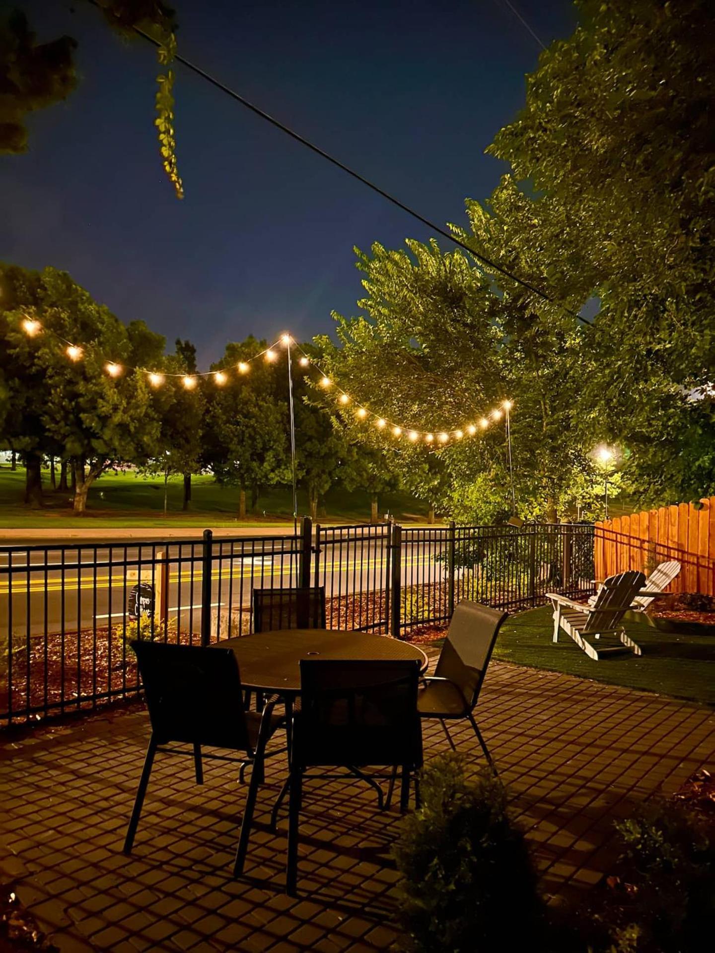 אדמונד Campus Cottage Kng Bed! Walk To Uco And Downtown מראה חיצוני תמונה